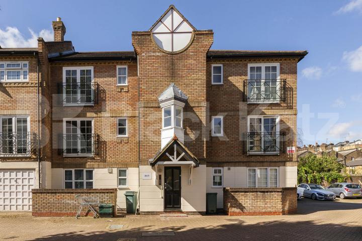 A spacious one double bedroom flat located between Archway and Finsbury Park Cornwallis Square, Archway